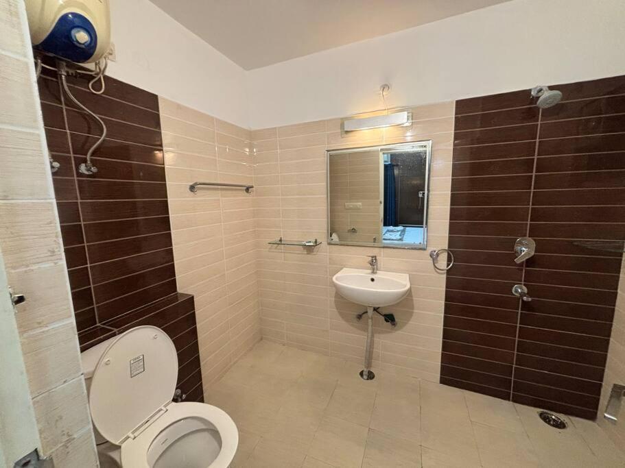 The Grand Ganga Room 2 Near Sangam Prayagraj Exterior foto